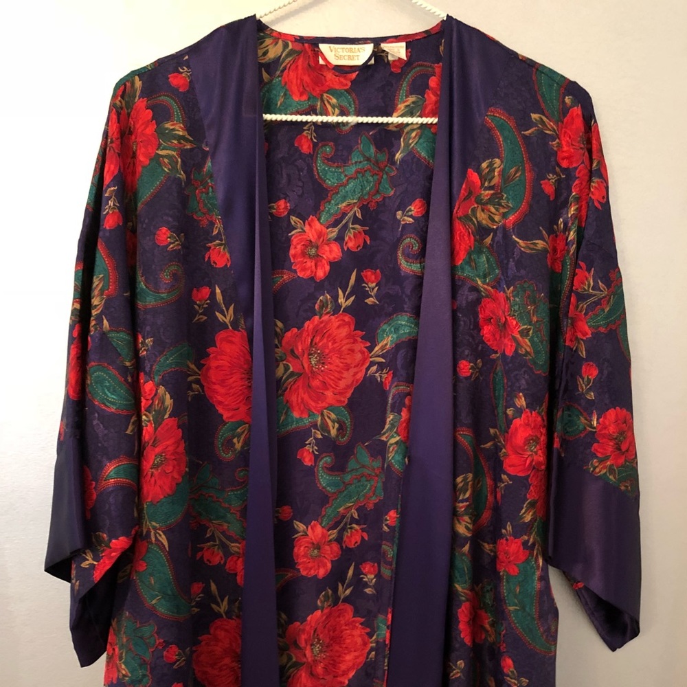 VINTAGE Victoria’s secret robe